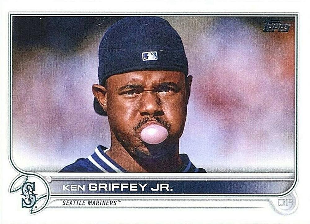 Ken Griffey Jr. #185 Seattle Mariners (Legend, blowing bubble) | 2022 Topps