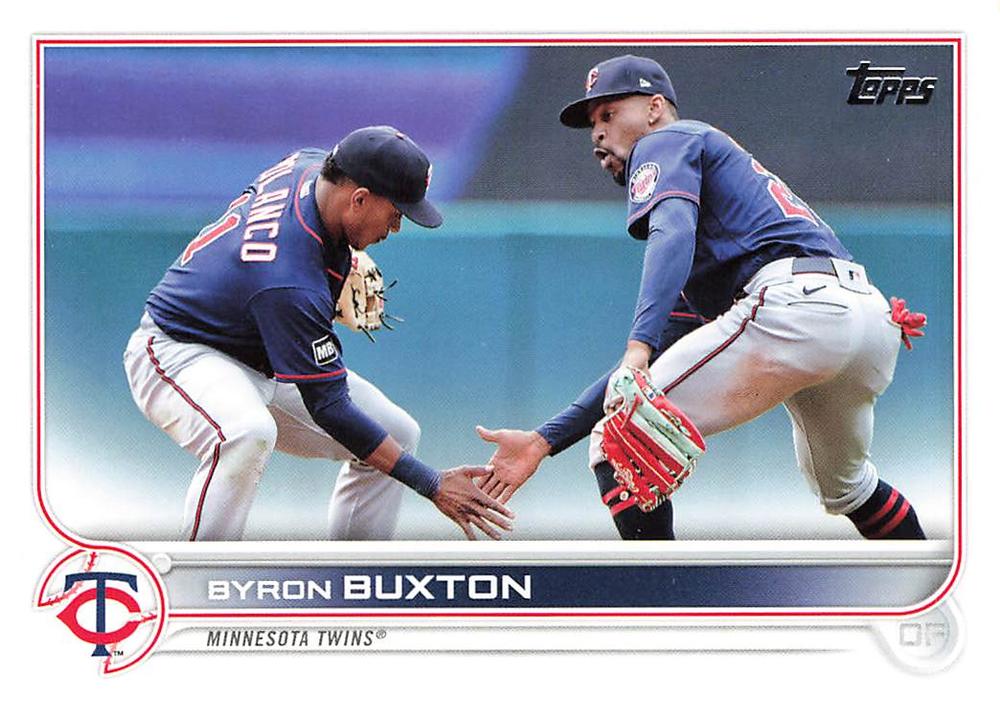 Byron Buxton #576 Minnesota Twins (With teammate, blue jersey) | 2022 Topps
